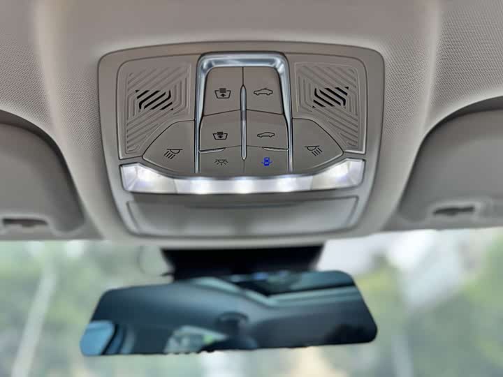 Фото 20 - Bestune B70