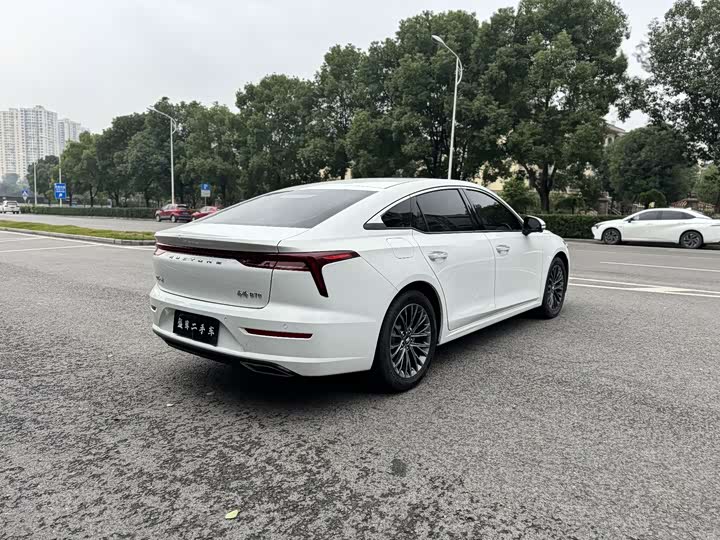 Фото 4 - Bestune B70