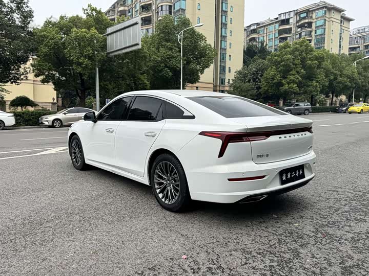 Фото 6 - Bestune B70