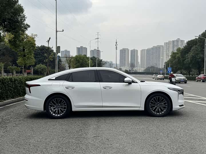 Фото 9 - Bestune B70