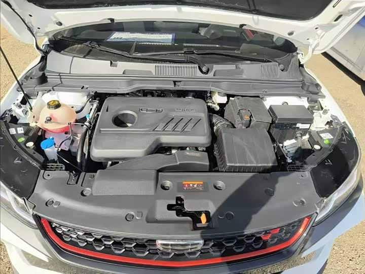 Фото 10 - Geely Coolray