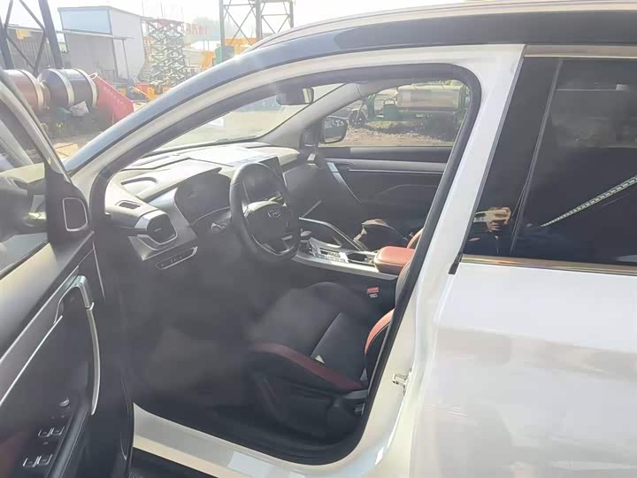 Фото 5 - Geely Coolray