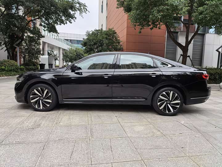 Фото 3 - Volkswagen Passat