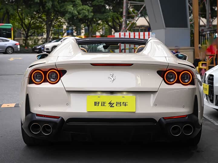 Фото 4 - Ferrari 812