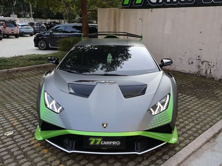 Фото 2 - Lamborghini Huracán