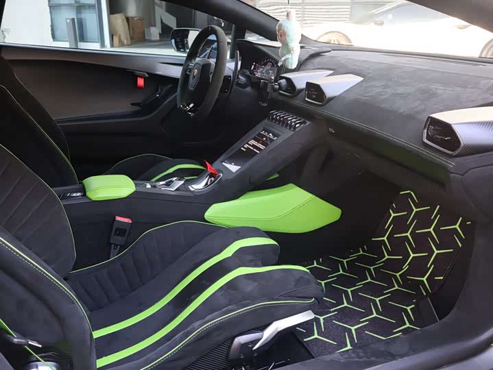 Фото 5 - Lamborghini Huracán