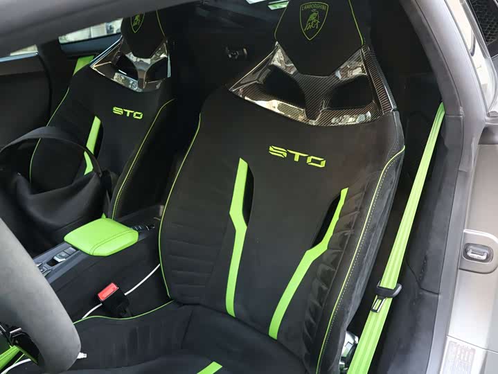 Фото 6 - Lamborghini Huracán