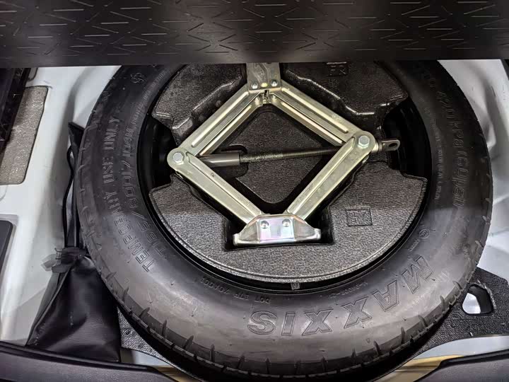 Фото 16 - Toyota RAV4