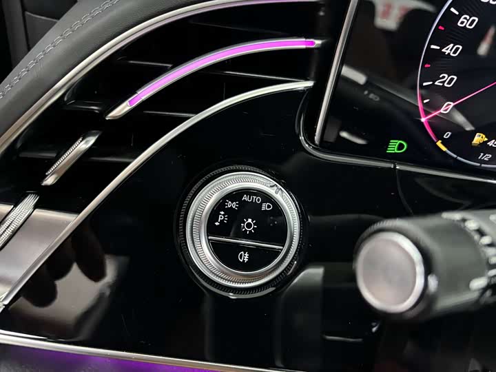 Фото 13 - Mercedes-Benz E-Class Hybrid