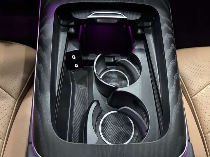 Фото 18 - Mercedes-Benz E-Class Hybrid