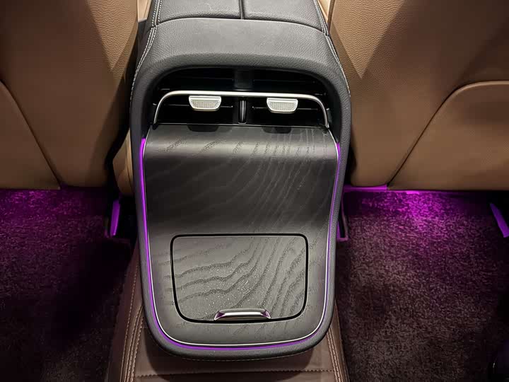 Фото 20 - Mercedes-Benz E-Class Hybrid