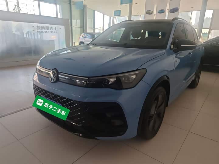 Фото 2 - Volkswagen Tiguan L Pro