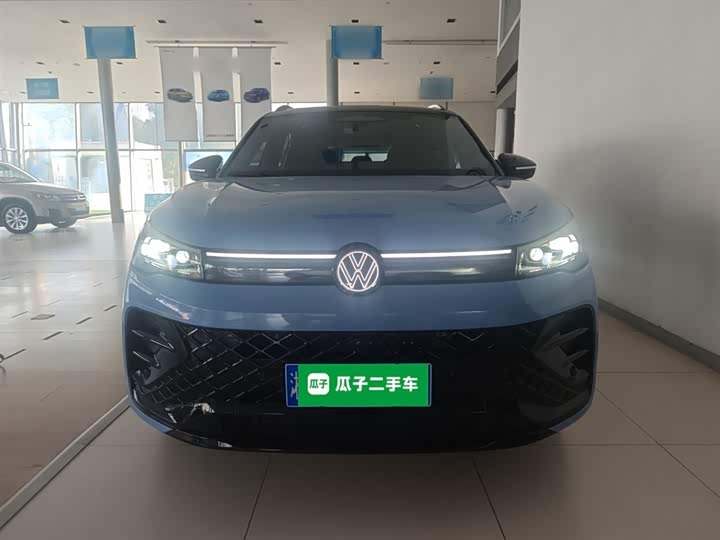 Фото 3 - Volkswagen Tiguan L Pro