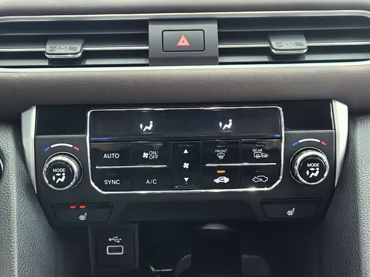 Фото 10 - Honda UR-V