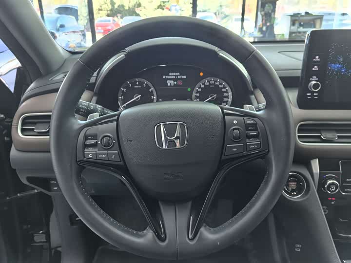 Фото 11 - Honda UR-V