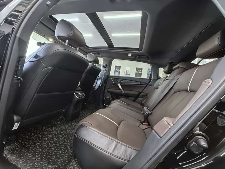 Фото 15 - Honda UR-V