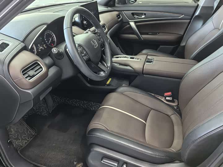 Фото 7 - Honda UR-V