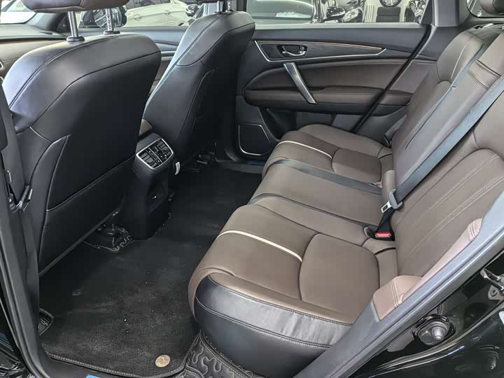 Фото 8 - Honda UR-V