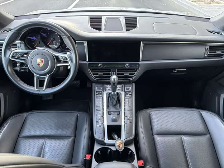 Фото 13 - Porsche Macan