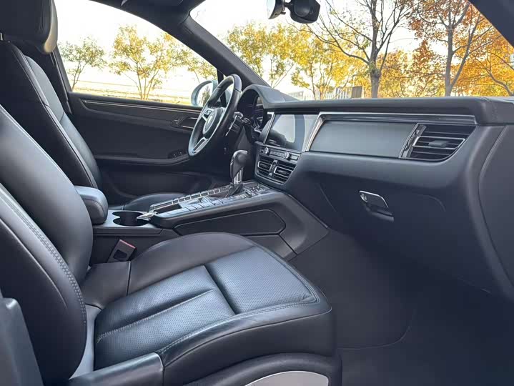 Фото 15 - Porsche Macan