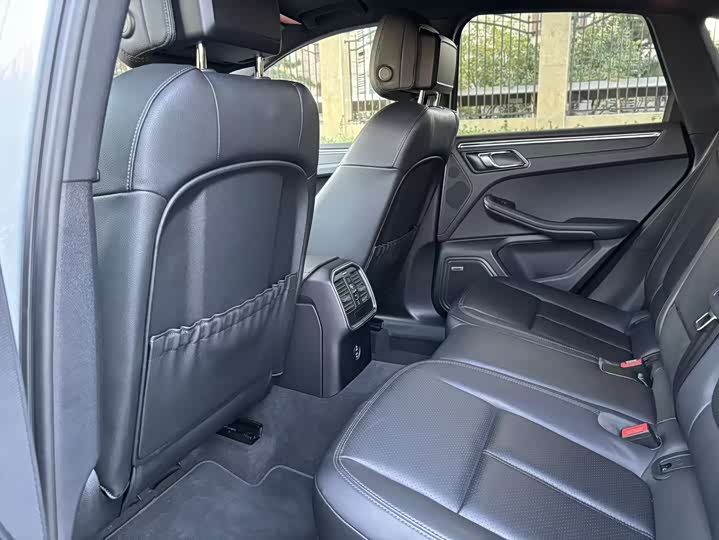 Фото 16 - Porsche Macan