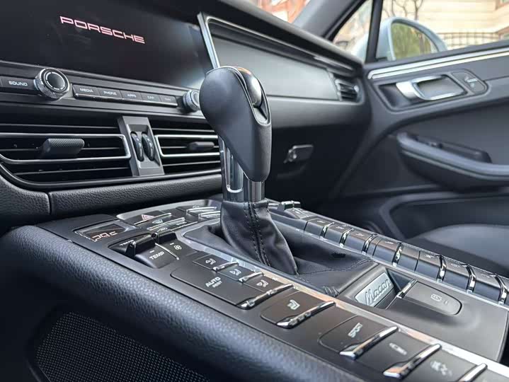 Фото 19 - Porsche Macan