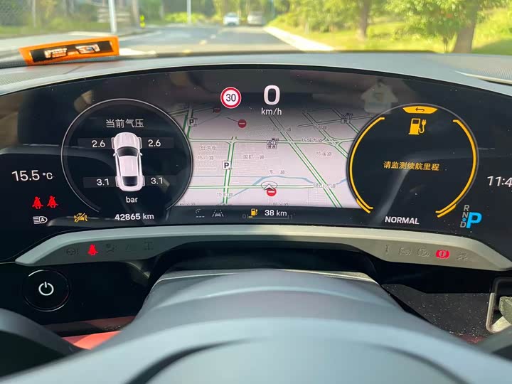 Фото 14 - Porsche Taycan