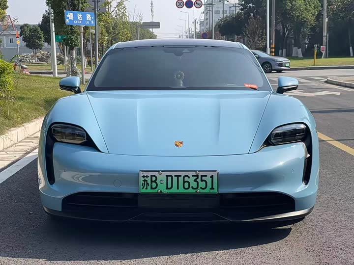 Фото 2 - Porsche Taycan