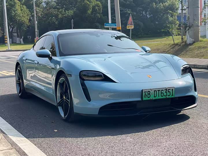 Фото 3 - Porsche Taycan