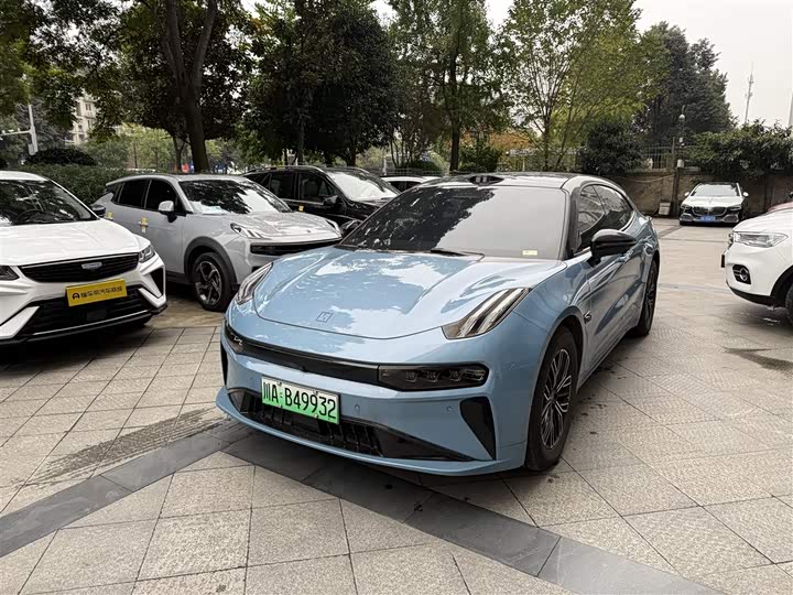 Фото 1 - Zeekr 001