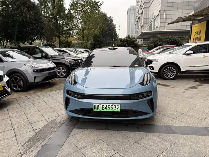 Фото 2 - Zeekr 001