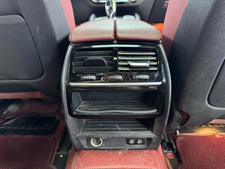 Фото 15 - BMW 5 Series