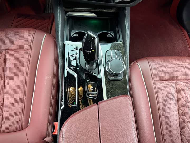 Фото 9 - BMW 5 Series