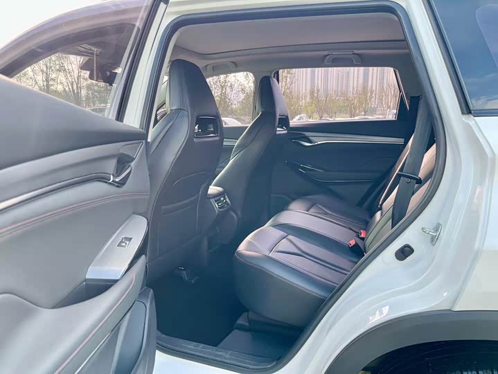 Фото 14 - Changan CS75 Plus