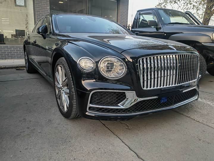 Фото 2 - Bentley Flying Spur