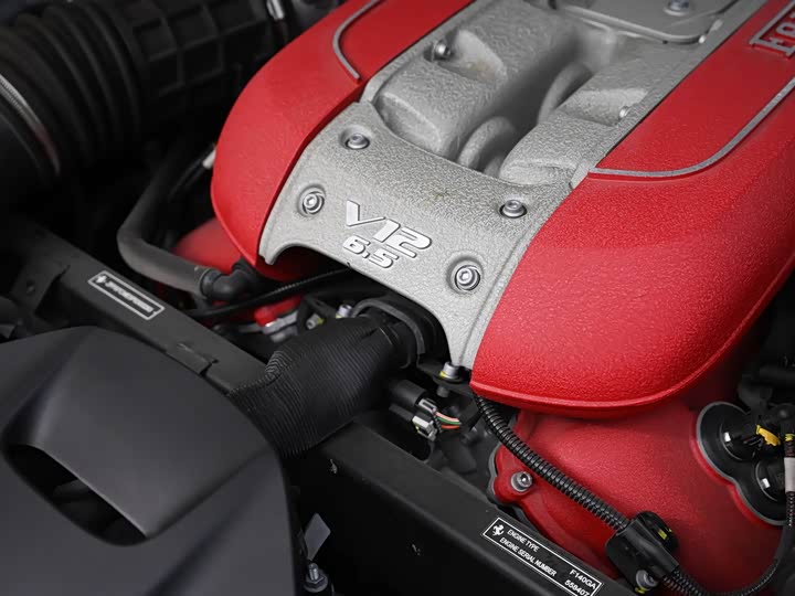 Фото 21 - Ferrari 812