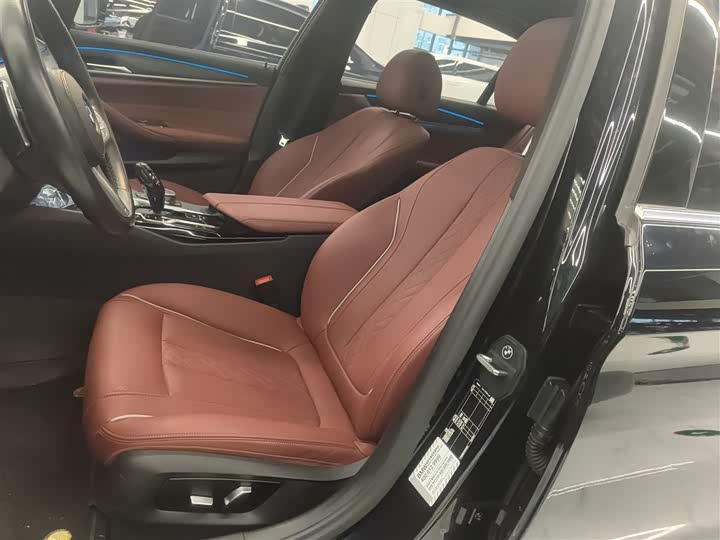 Фото 15 - BMW 5 Series