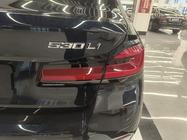 Фото 8 - BMW 5 Series