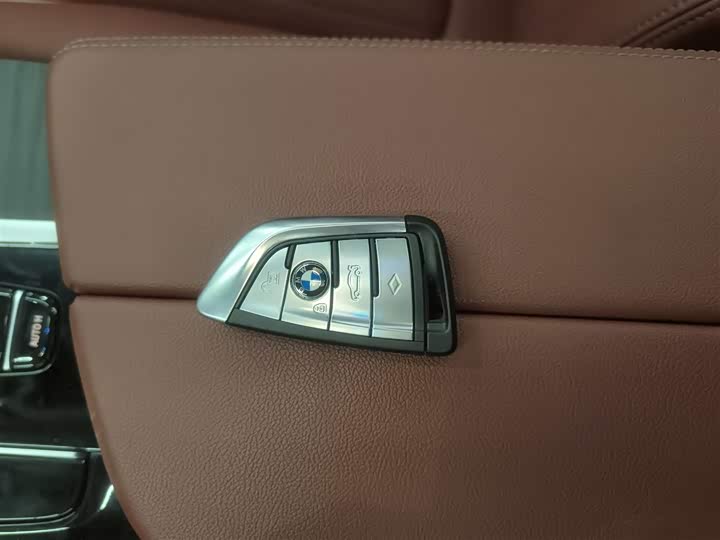 Фото 9 - BMW 5 Series