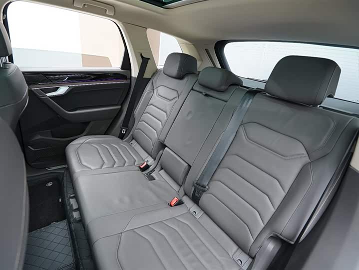 Фото 14 - Volkswagen Touareg