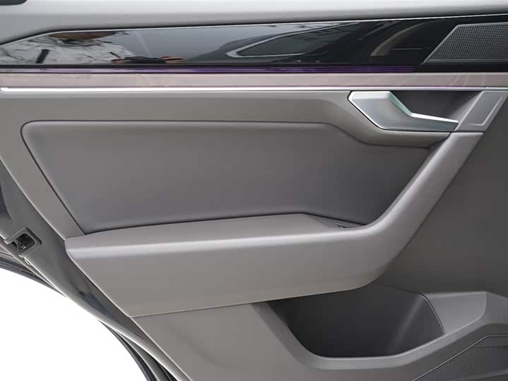 Фото 15 - Volkswagen Touareg