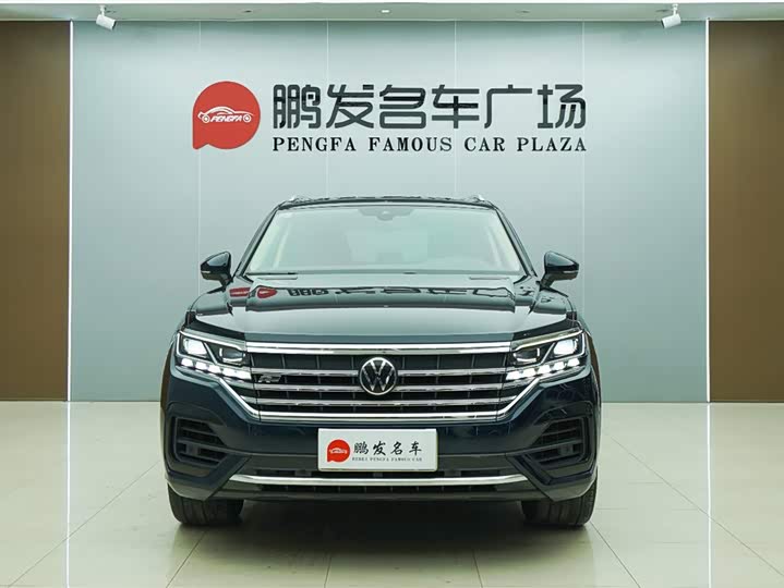 Фото 2 - Volkswagen Touareg
