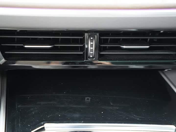 Фото 9 - Volkswagen Touareg