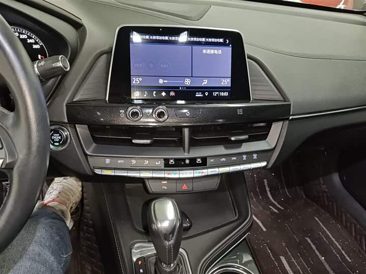 Фото 13 - Cadillac CT4