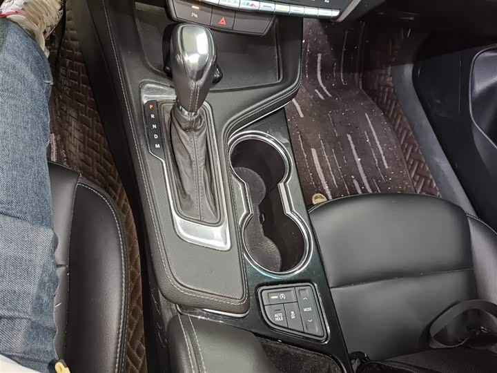 Фото 14 - Cadillac CT4