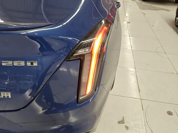 Фото 8 - Cadillac CT4