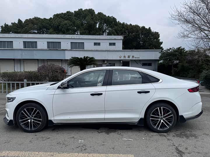 Фото 11 - Geely Preface