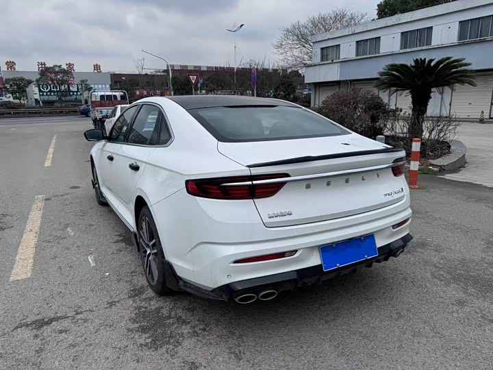 Фото 13 - Geely Preface