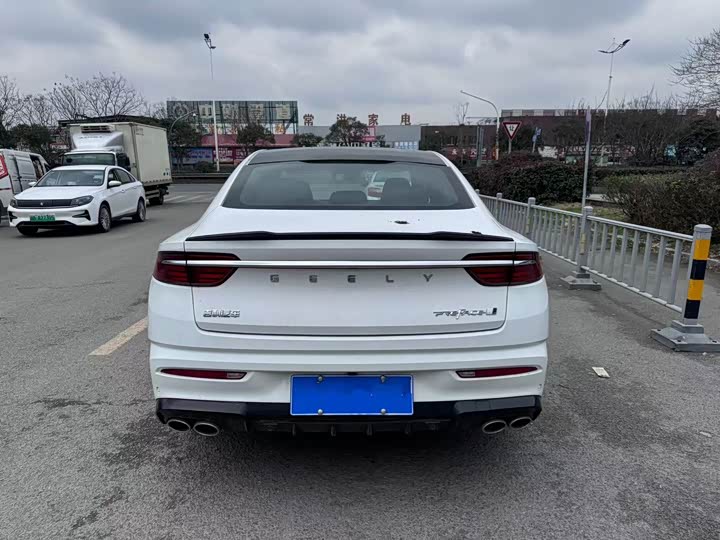 Фото 14 - Geely Preface