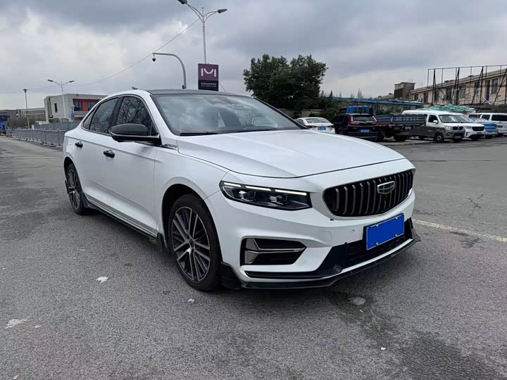 Фото 3 - Geely Preface